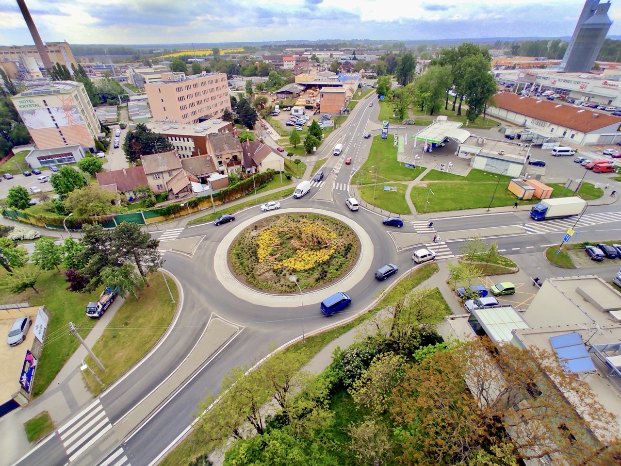 Hodonín – oprava okružní křižovatky v ul. Anenská - Road and bridge construction